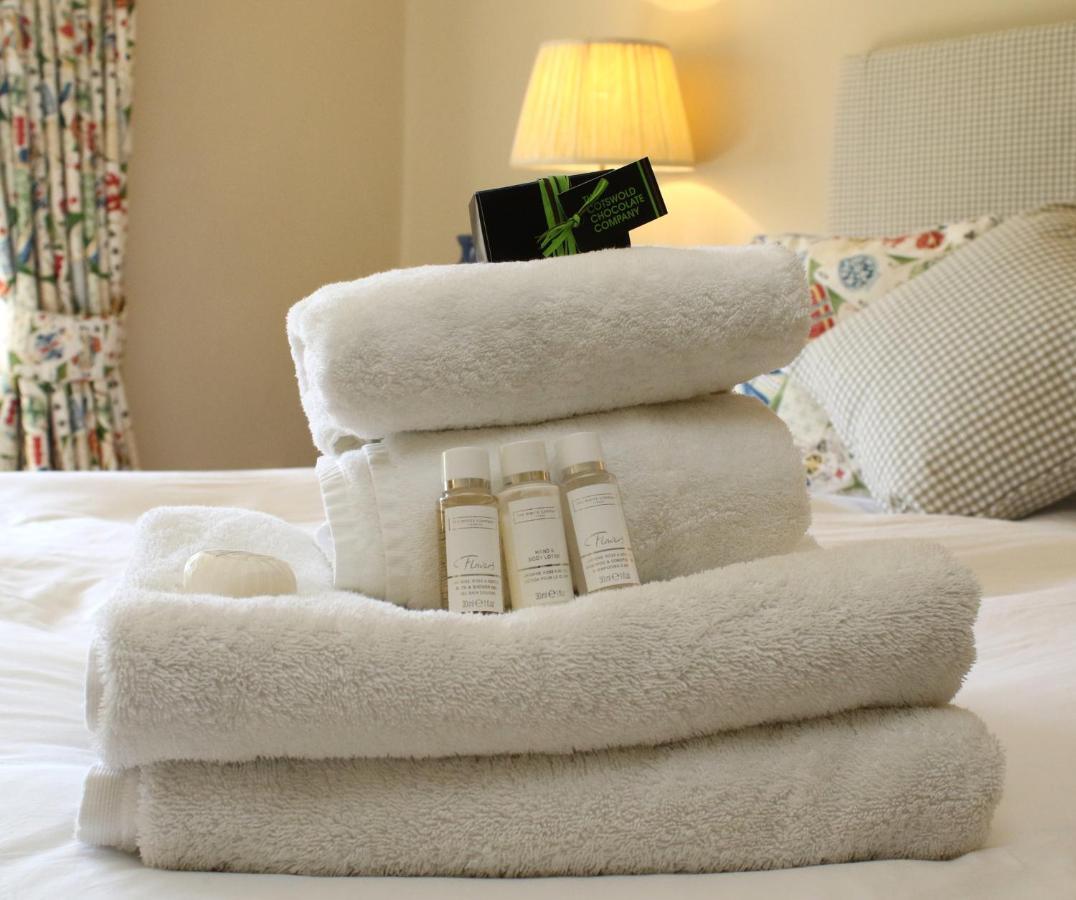 Aylworth Manor Bed and Breakfast Naunton Buitenkant foto