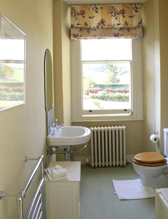 Aylworth Manor Bed and Breakfast Naunton Buitenkant foto