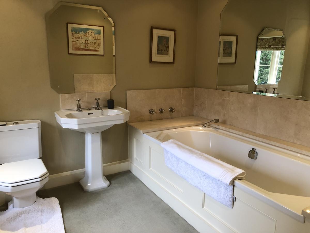 Aylworth Manor Bed and Breakfast Naunton Buitenkant foto